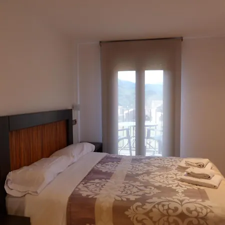 Puerta De Ordesa Garden Apartment Laspuna