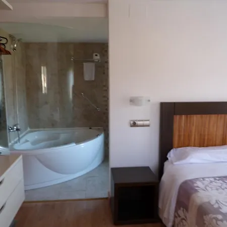 Puerta De Ordesa Garden Apartment *