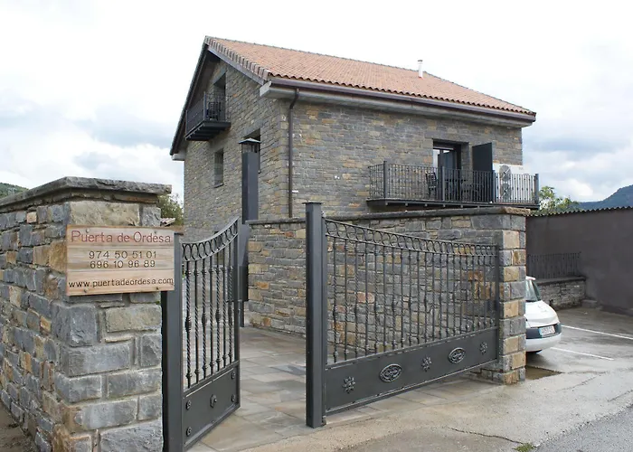 Puerta De Ordesa Garden * Laspuña