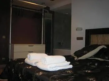 Puerta De Ordesa Garden Apartamento